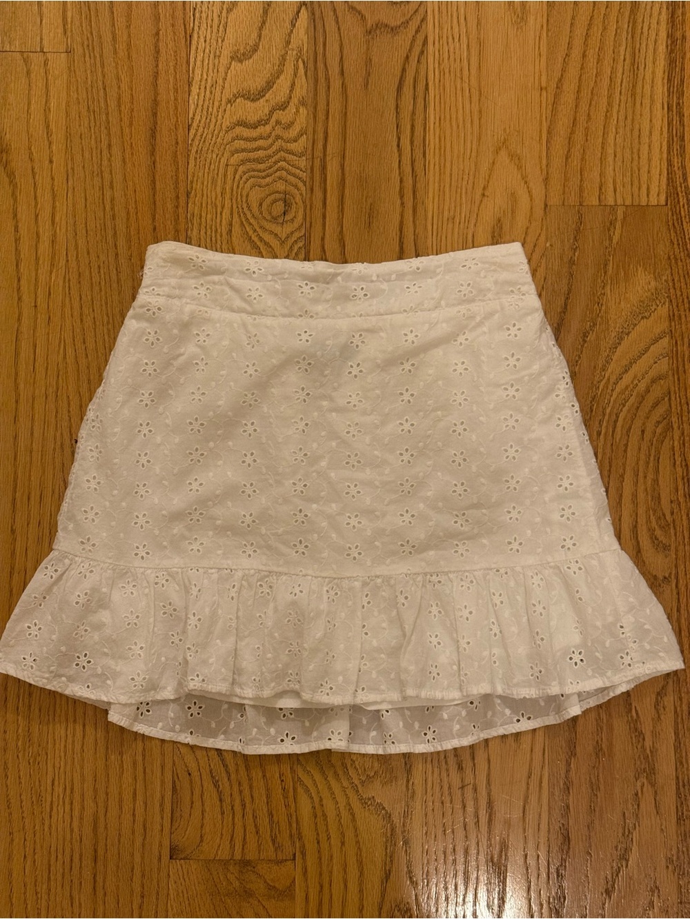 Women’s White Eyelet Ruffle Mini Skirt